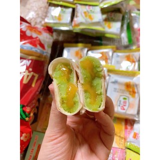 1 Cái Bánh pía kim sa Tân Xương Thành