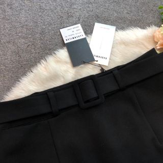 CHÂN VÁY BÚT CHÌ KÈM BELT