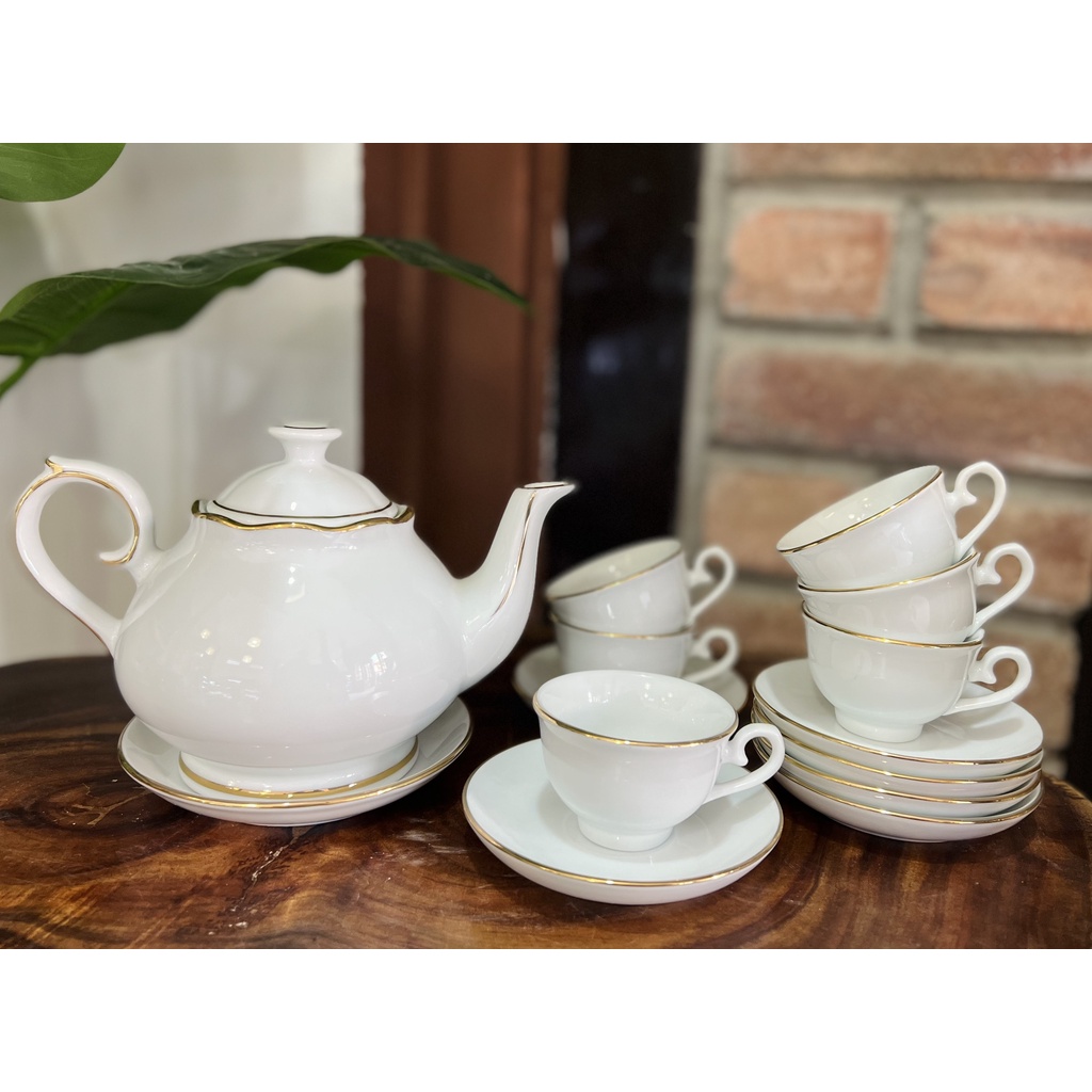 Ấm chén trắng kẻ chỉ vàng Bát tràng cực đẹp