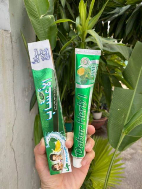 Kem đánh răng Dabur Herbal