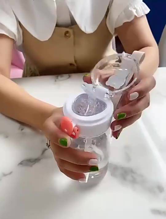 Bình Nước Cầm Tay Họa Tiết Gấu Hoạt Hình Dễ Thương Cho Bé | BigBuy360 - bigbuy360.vn