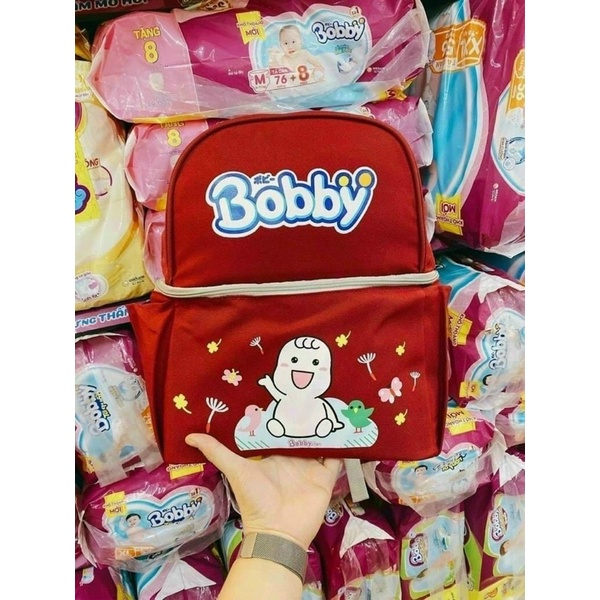 Ba lô bĩm Bobby. Có 2 tầng tách biệt, để tả bĩm sữa đủ thể loaị.