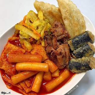 Tokbokki Hàn Quốc 1KG