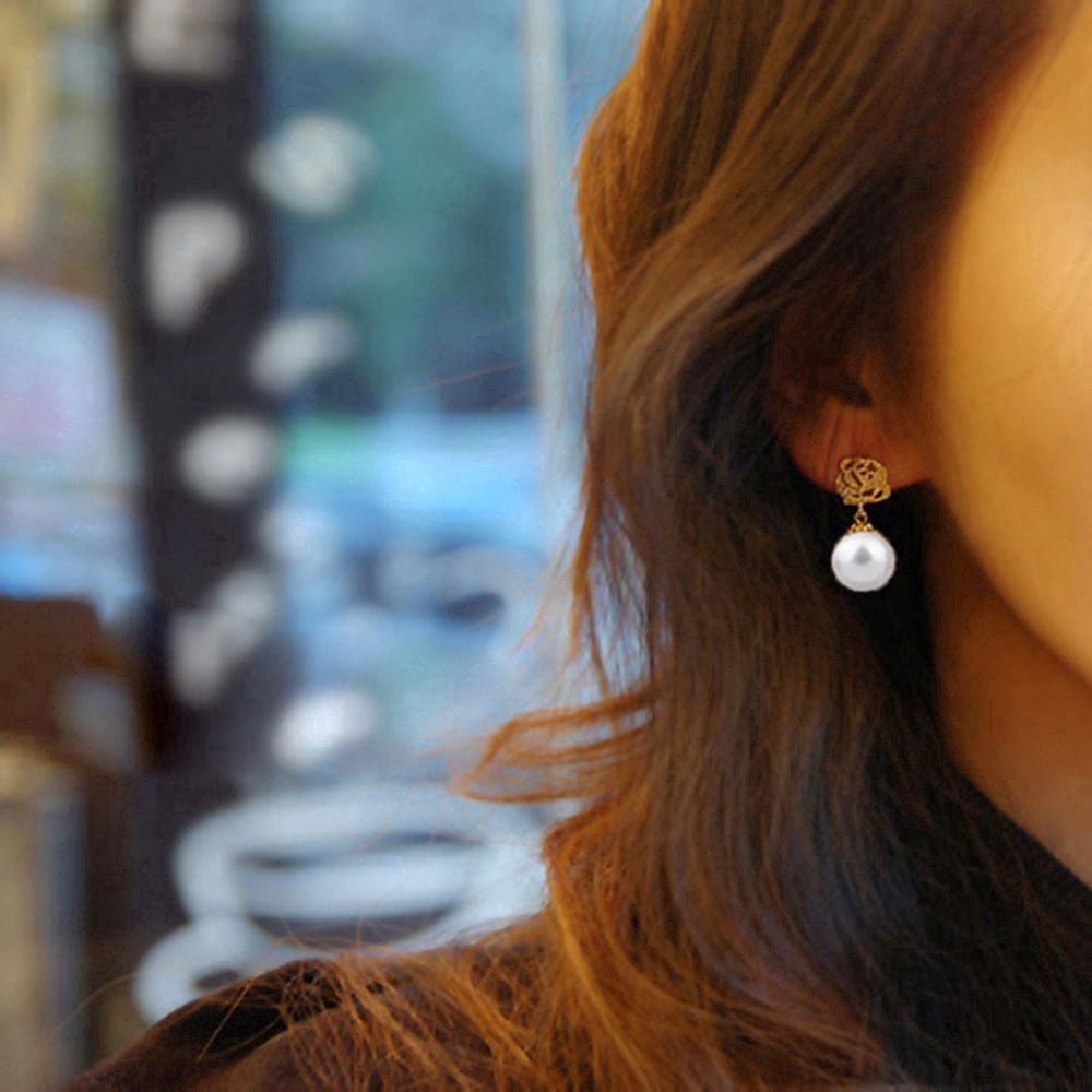 Bông tai hình hoa hồng đính ngọc trai phong cách Hàn Quốc dành cho nữ