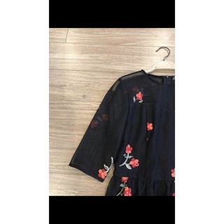 Đầm TOPSHOP thêu