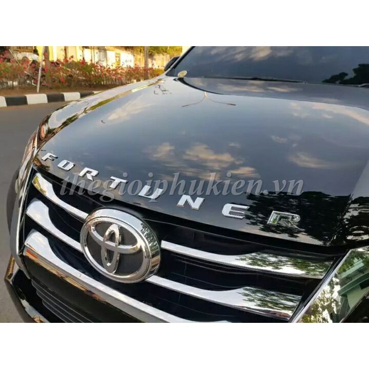 Logo chữ FORTUNER 3D nổi dán trang trí xe Toyota Fortuner( hàng chất )