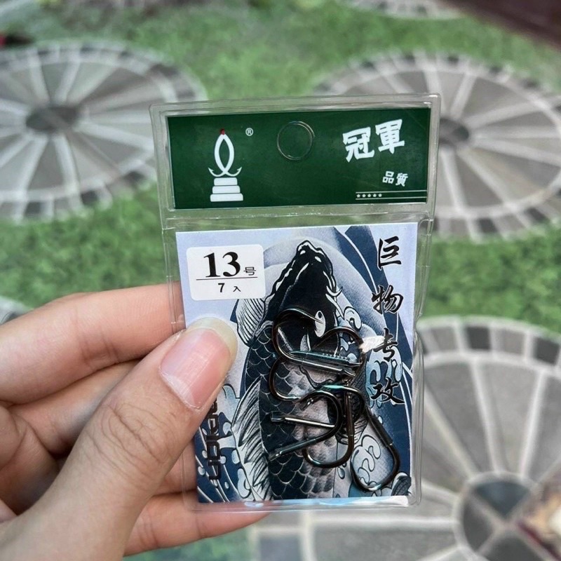 Lưỡi câu Quán Quân Đen dáng vênh săn hàng