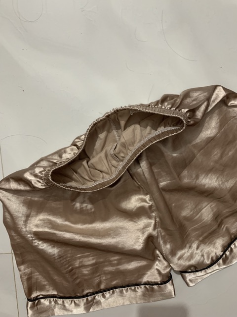 Thanh lý quần lụa đùi mặc ở nhà đã sử dụng úed đồng giá | BigBuy360 - bigbuy360.vn