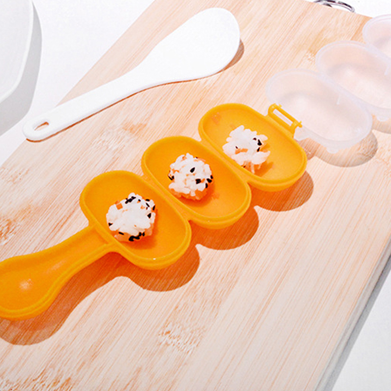 Khuôn Làm Cơm Nắm 3 Ngăn Tiện Lợi