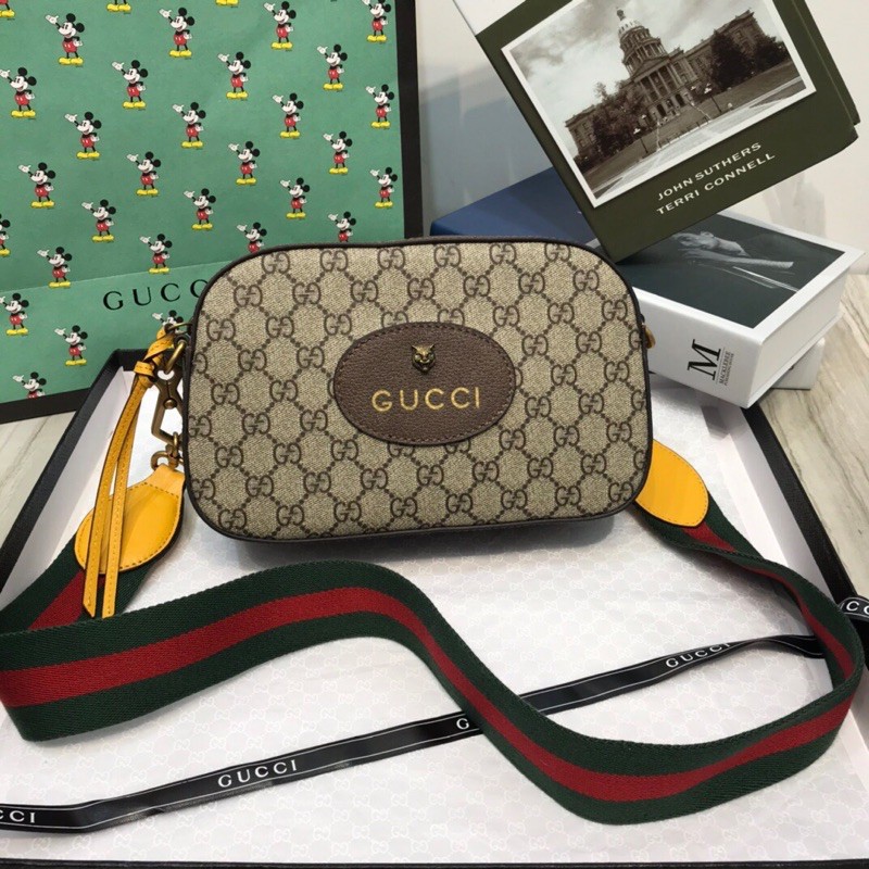 túi đeo hông da in logo khoá kéo dáng hộp gucci GC GG