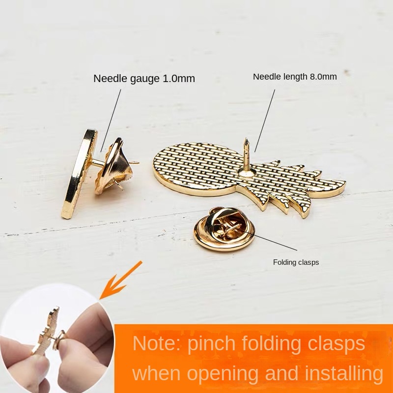 Huy Hiệu Cài Áo Hình Cậu Bé Bút Chì Shin-Chan Dễ Thương