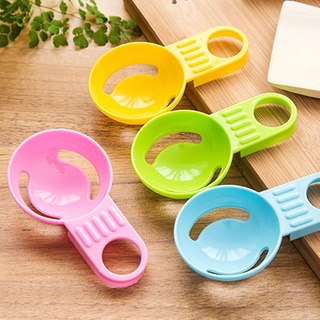 Dụng cụ tách lòng đỏ trứng