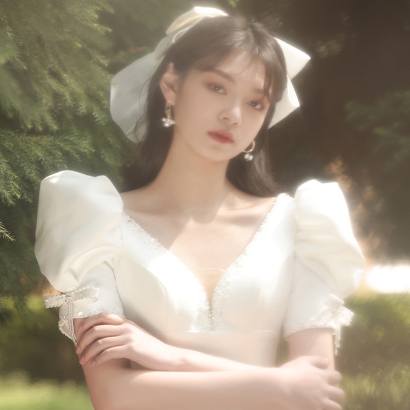 Đầm Cô Dâu Ngắn Tay Vải Satin Màu Trắng Thời Trang