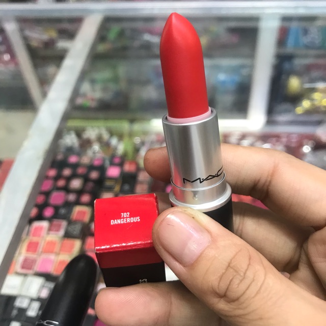 Son MAC 702 Dangerous màu Đỏ Cam