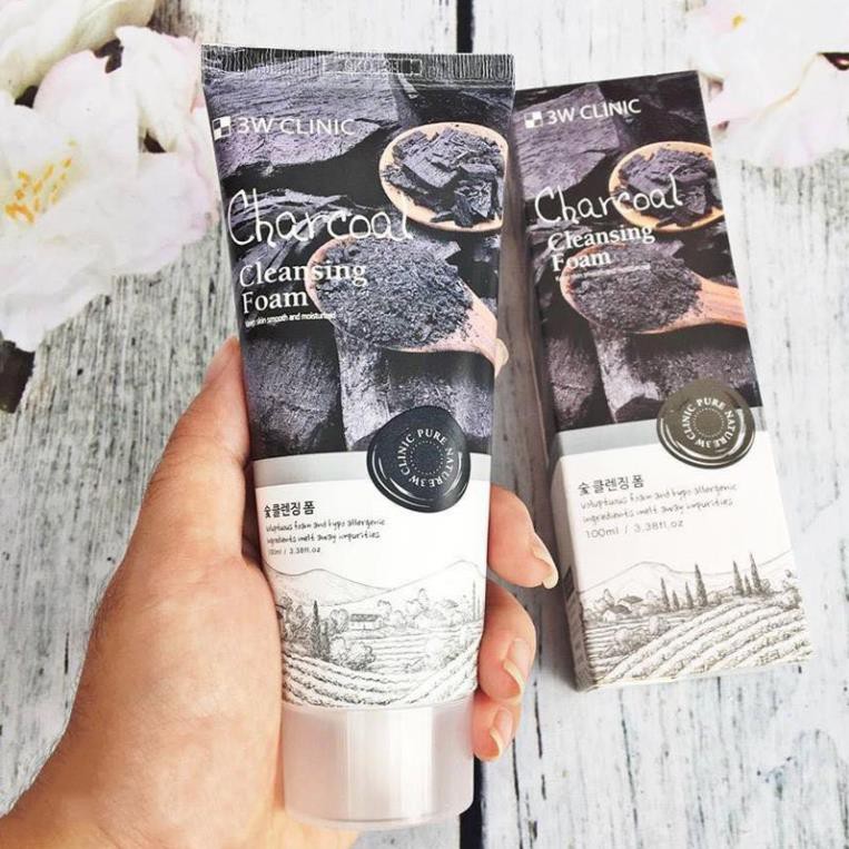 Sữa rửa mặt sạch sâu, ngừa mụn từ than hoạt tính 3W CLINIC CHARCOAL CLEANSING FOAM