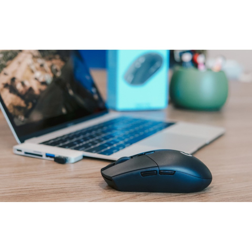 Logitech G304 Lightspeed Chuột game không dây Hero Sensor max 12.000DPI - Chính hãng