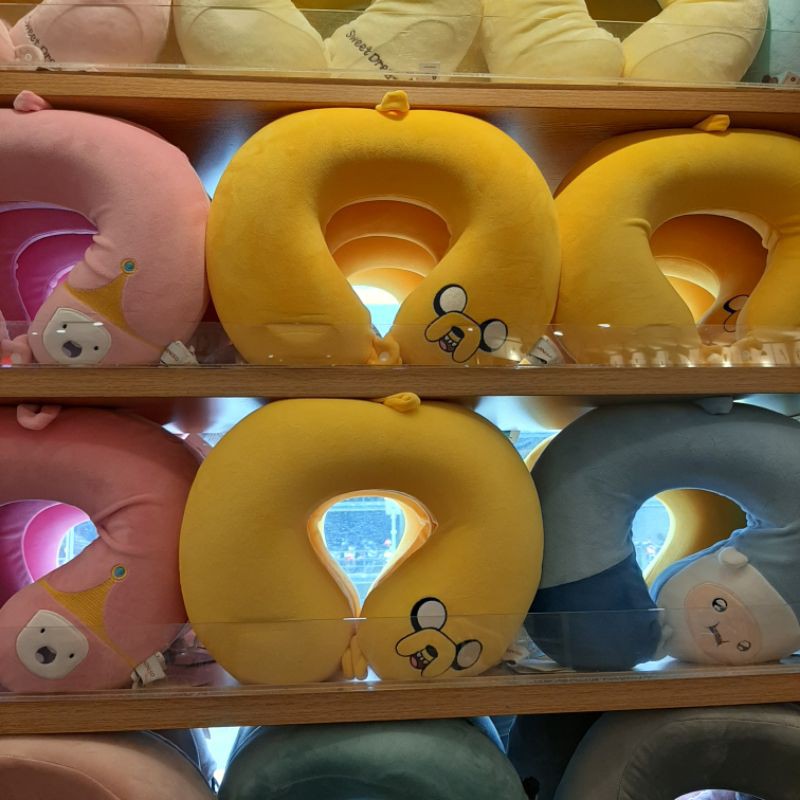 Gối Kê Cổ In Hình Nhân Vật Phim Hoạt Hình Miniso