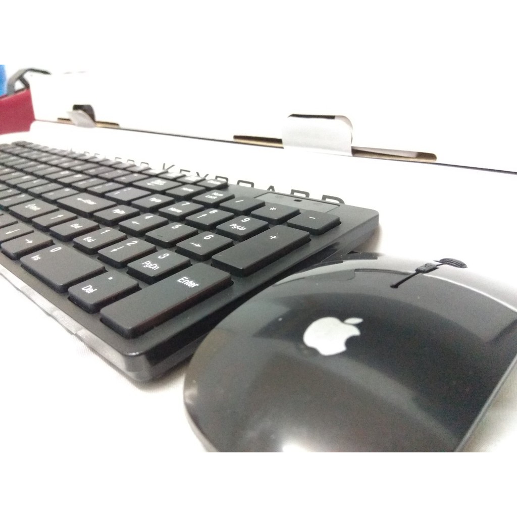 combo phím và chuột lớn là bộ đôi hỗ trợ cho TV nhà bạn sử dụng dễ dàng hơn khi coi phim trên TV WP1