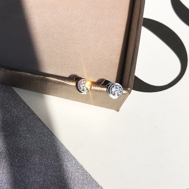 Khuyên tai tròn nhỏ đính đá zircon siêu sáng bằng thép titan màu vàng hồng 18K không gây dị ứng phong cách Hàn Quốc