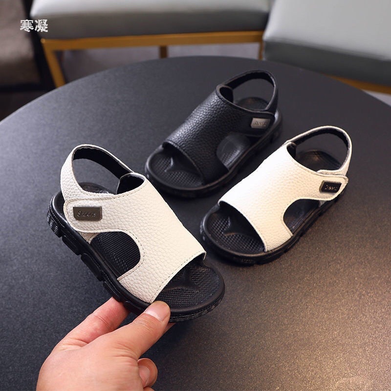 Sandal cho bé trai - dép quai hậu cho bé da PU mềm siêu nhẹ đế êm đen, trắng (từ 1t đến 6t) full hộp Babybees XA2216