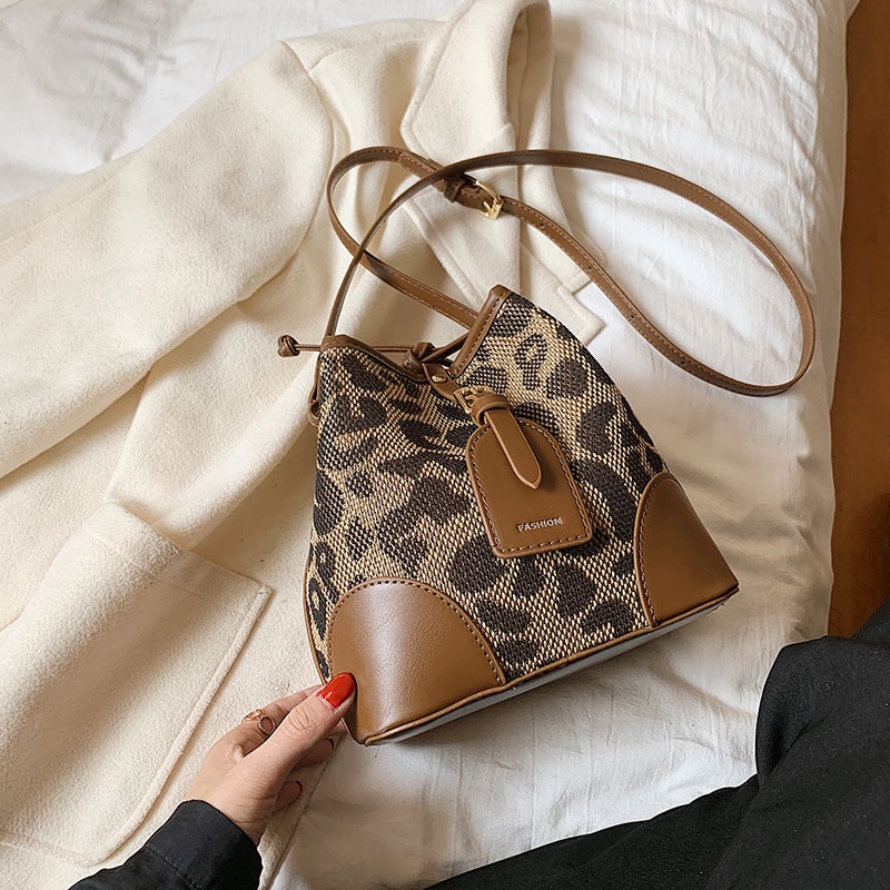 Túi đeo chéo IELGY kiểu xô họa tiết da báo thời trang cao cấp dành cho nữ