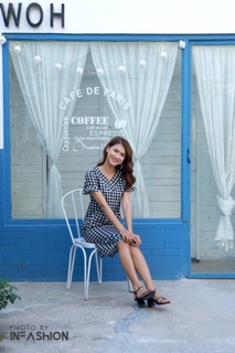 Đầm caro suông cổ V InFashion