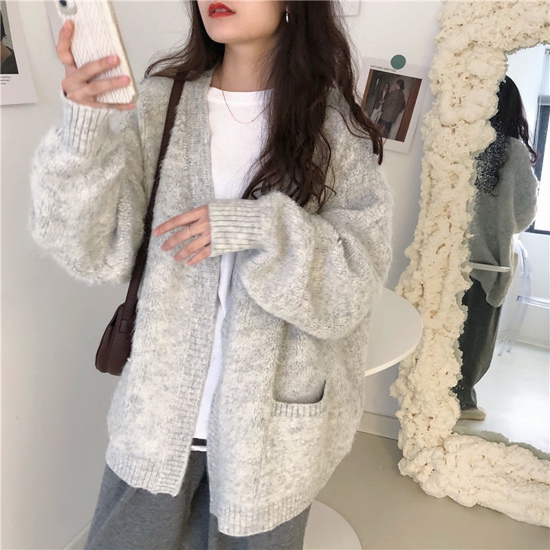 Áo Khoác Cardigan Cổ Chữ V Form Rộng Màu Xám Thiết Kế Mới Đơn Giản Thời Trang Dành Cho Nữ