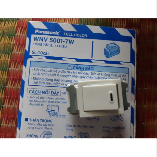 Công tắc Panasonic WNV5001-7W ( công tắc B, 1 chiều)