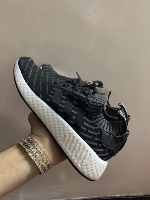 Salee siêu phẩm nmd r1 R2
