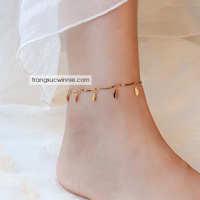 Lắc chân nữ titan Lá
