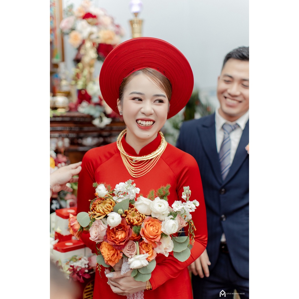 Áo dài cưới cô dâu lụa trơn màu đỏ, chất liệu lụa ngọc trai 2 tà