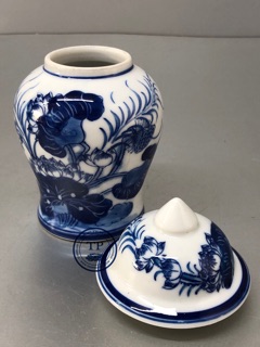 Hũ đựng gạo , muối , nước thờ