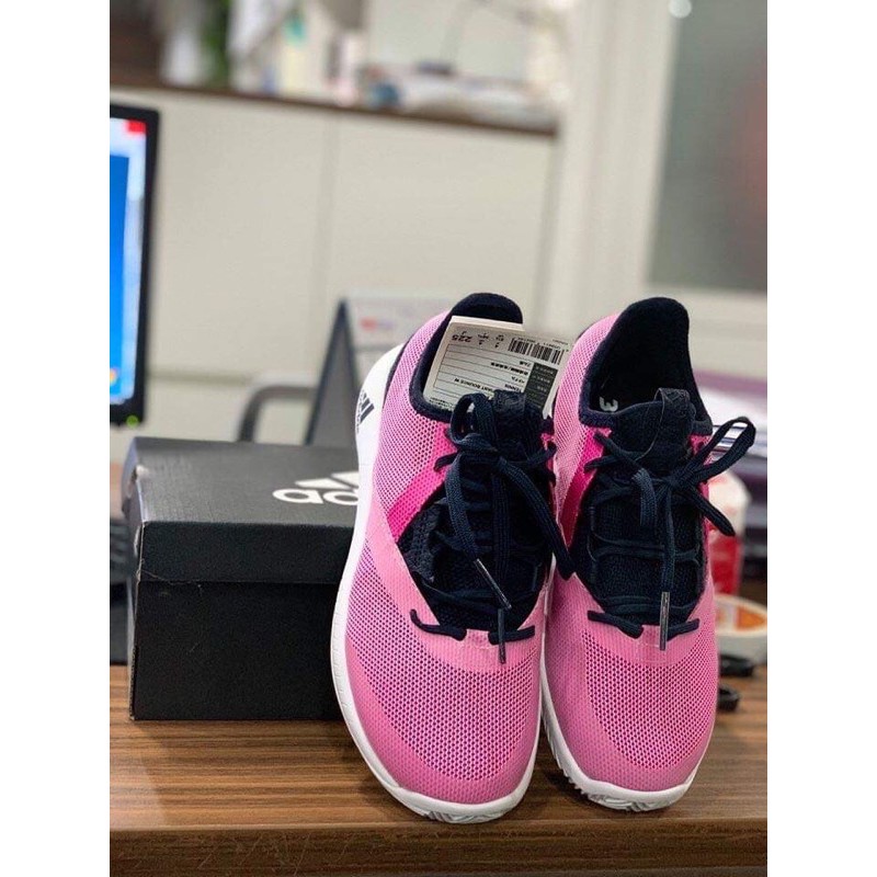 Thanh lý pass giày adidas màu hồng new sz 36 2/3 thanh lý pass giày adidas màu hồng new sz 36 2/3