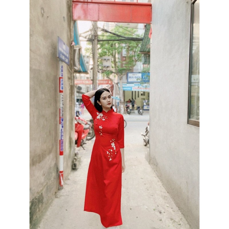 Áo dài truyền thống thêu ruy băng