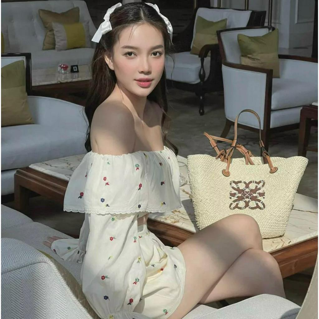 Set bộ lụa ý in 3D siêu xinh áo tay dài trễ vai phối quần ngắn ống rộng thời trang ngọt ngào mặc đi hẹn hò