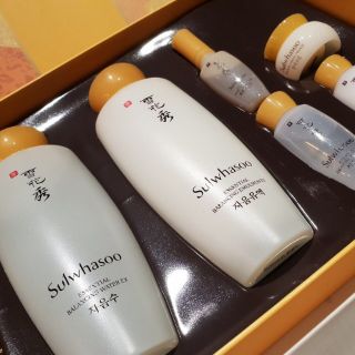 Sét duong da sulwhasoo dưỡng da khô sạm