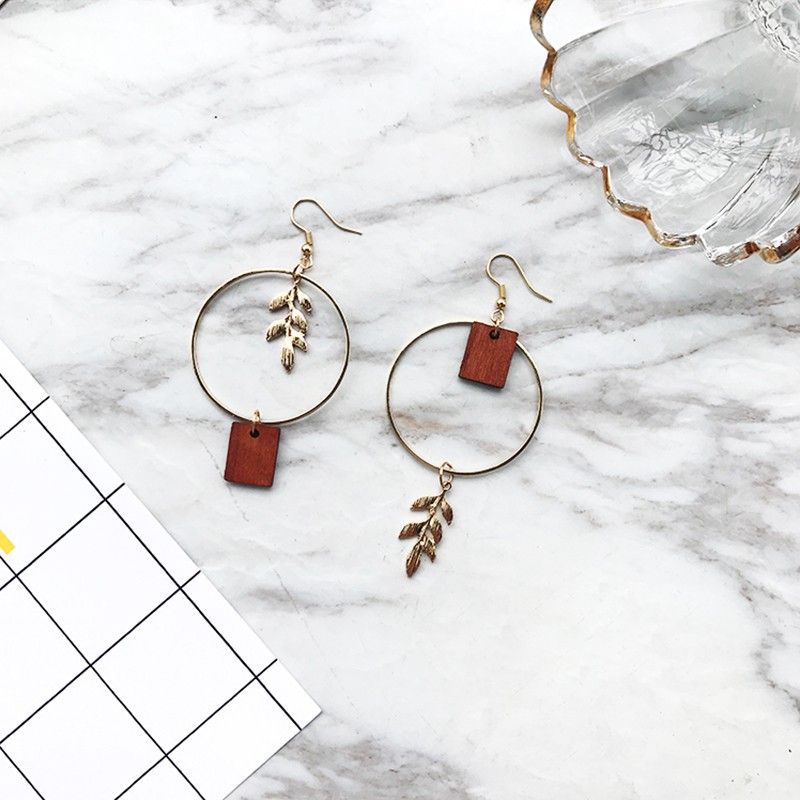 Bông Tai Hình Chiếc Lá Phong Cách Retro Hàn Quốc A187