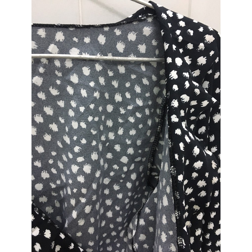 Váy vải voan họa tiết hoa nhí vạt chéo