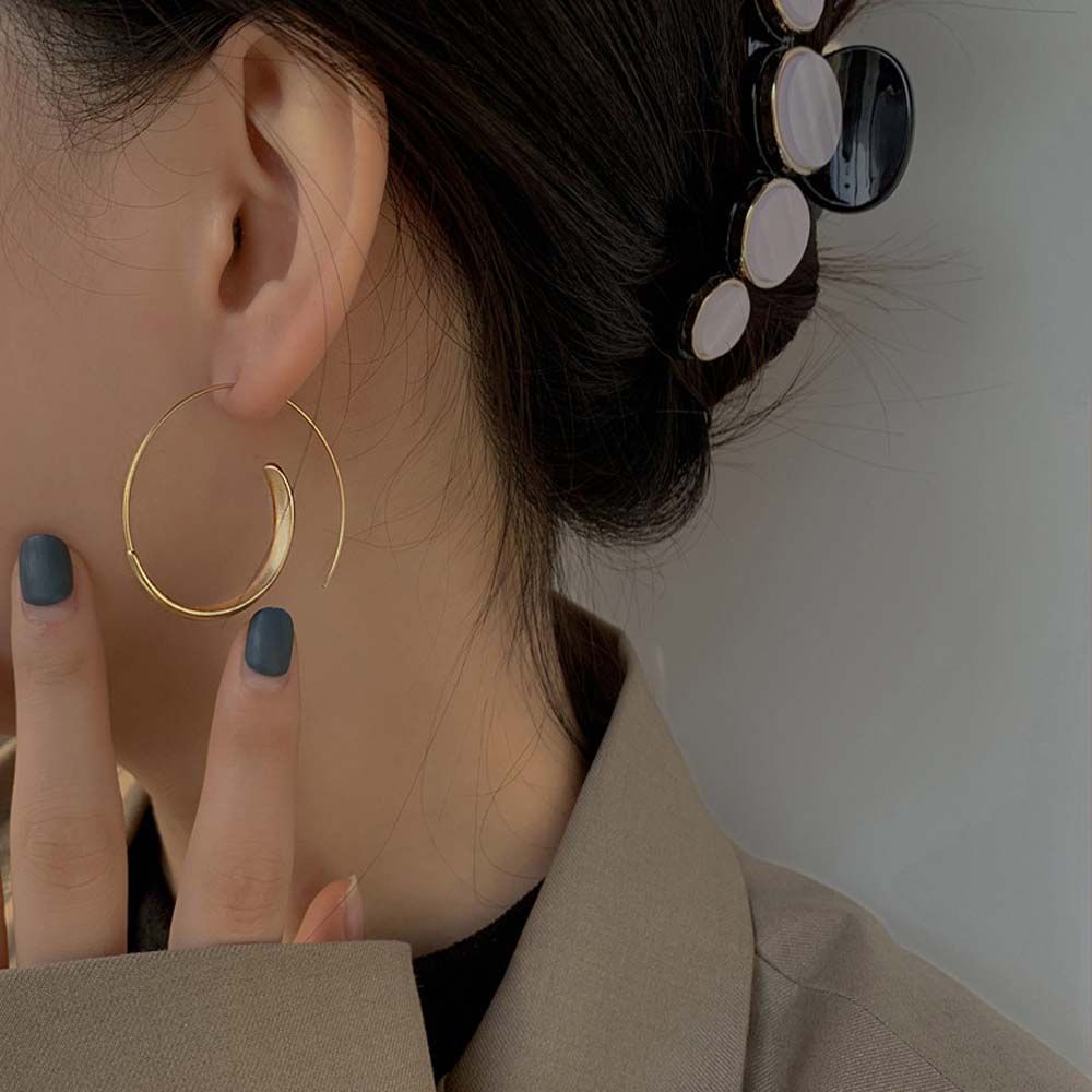 Bông tai hình tròn bằng hợp kim nhiều màu sắc thời trang Hàn Quốc cho nữ