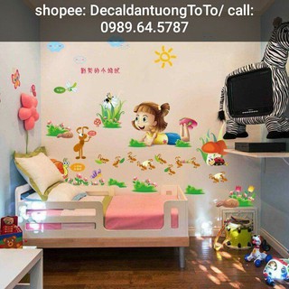 Decal dán tường cô bé và đàn kiến