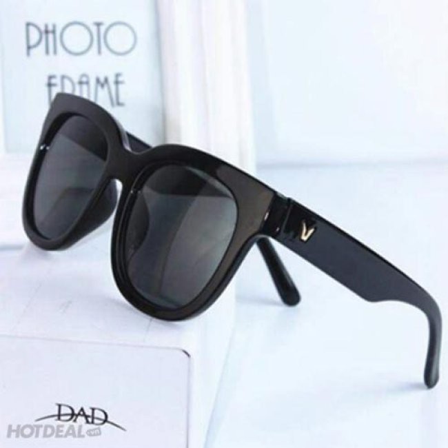 Kính mát nam nữ chữ V phong cách Hàn Quốc ( màu đen ) | BigBuy360 - bigbuy360.vn