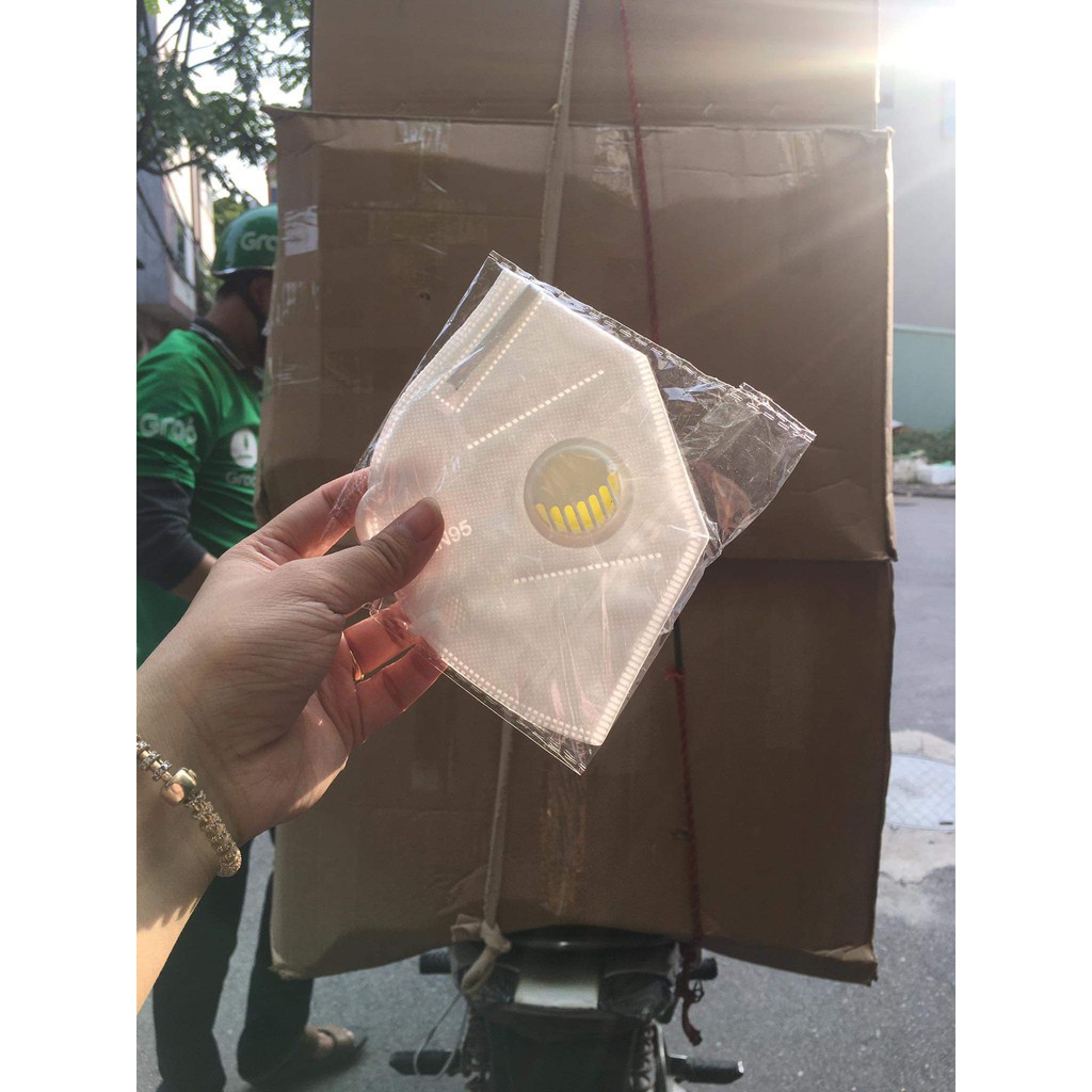 Khẩu Trang 5 Lớp N95 Có Van Thở, Chống Bụi , Kháng Khuẩn tốt ( Hộp 10c )
