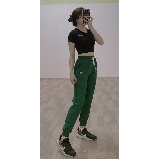Quần jogger nữ tập gym vải dù năng động