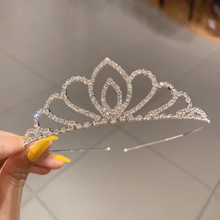 Kẹp Tóc Hình Vương Miện Xinh Xắn Dành Cho Bé Gái