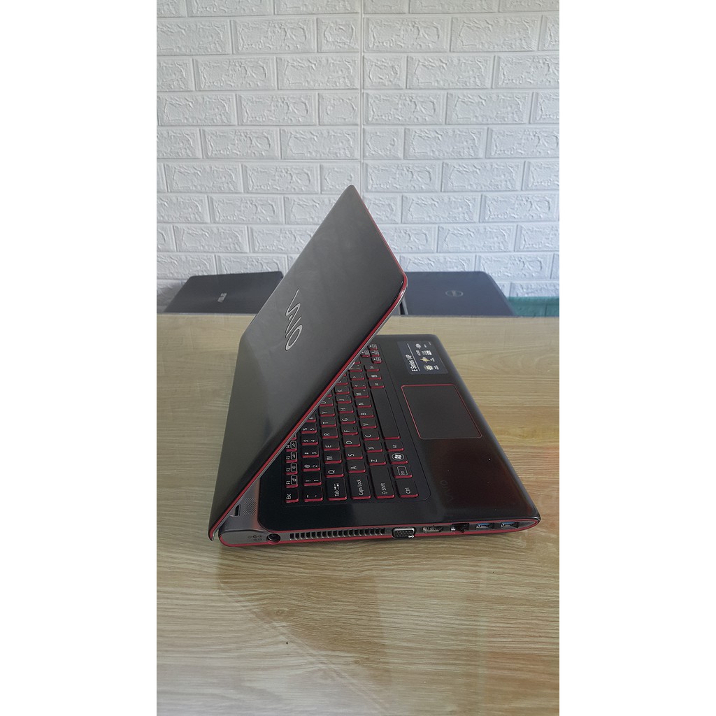 Laptop cũ Sony Vaio SVE14 - Core i5 3250,bàn phím Led sáng, chiến PUPG mobile, Freefire