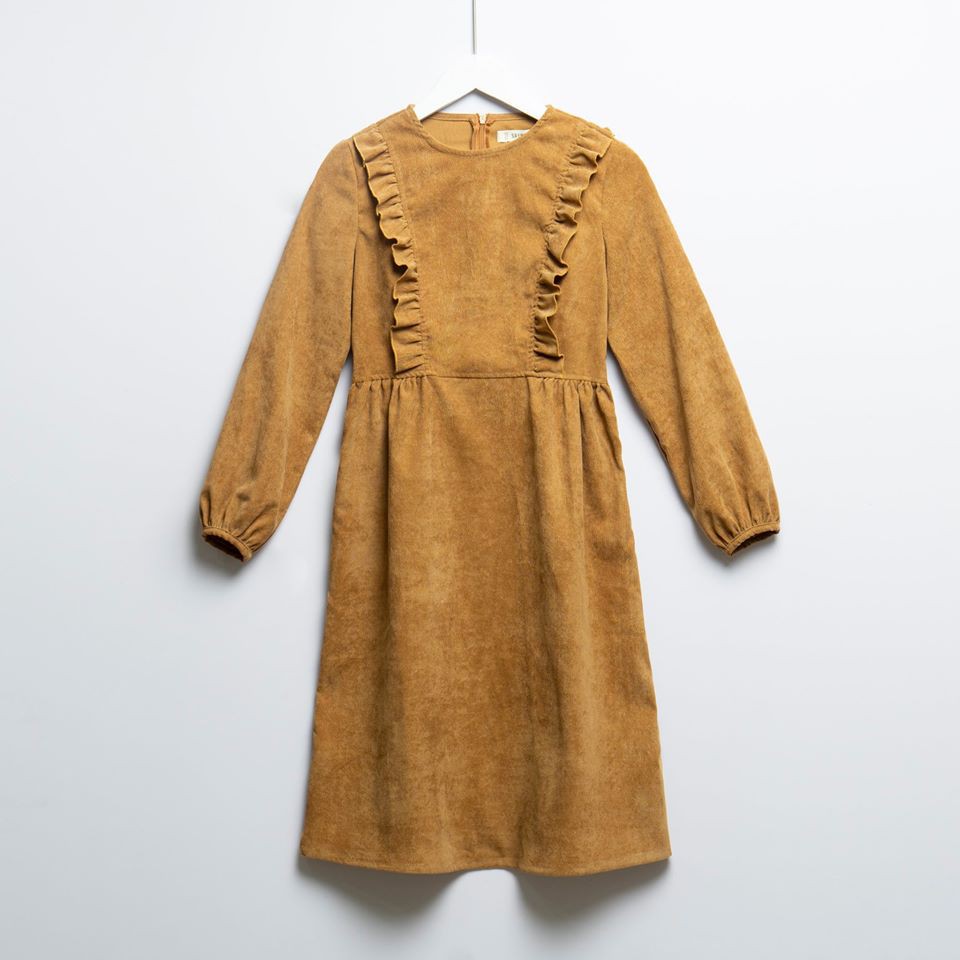 VÁY NHUNG NỮ BÈO FEMINIST