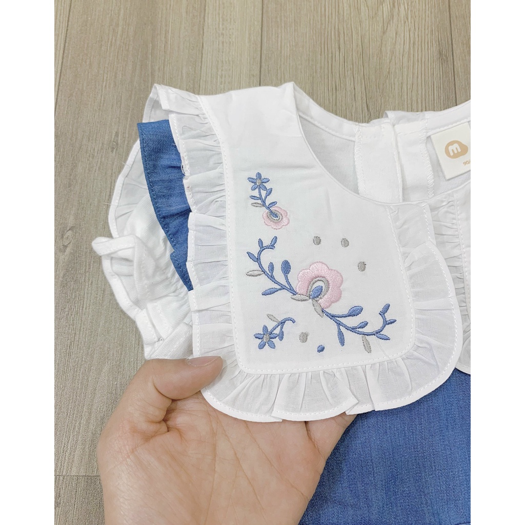 Sét bộ bé gái xuất Hàn Milk Mile yếm jean giấy kèm áo trắng cổ hoa (BO470)