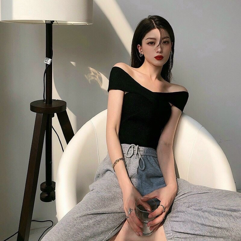 Áo yếm 2 dây trễ vai mặc nhiều kiểu siêu xinh mặc đa năng màu trắng đen