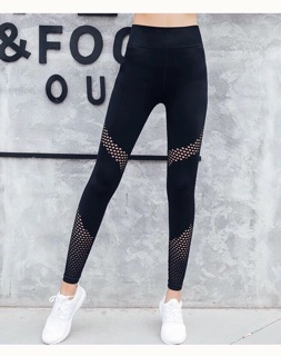 quần đục lỗ