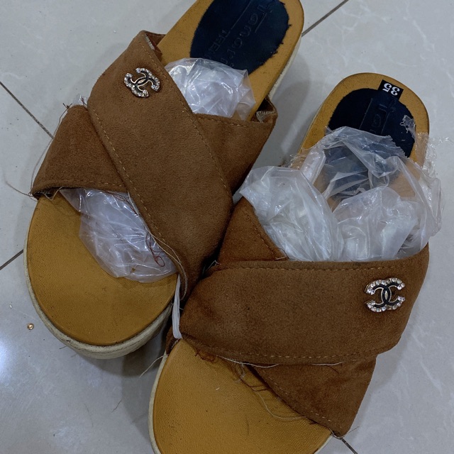 Dép xuồng nhiều mẫu
